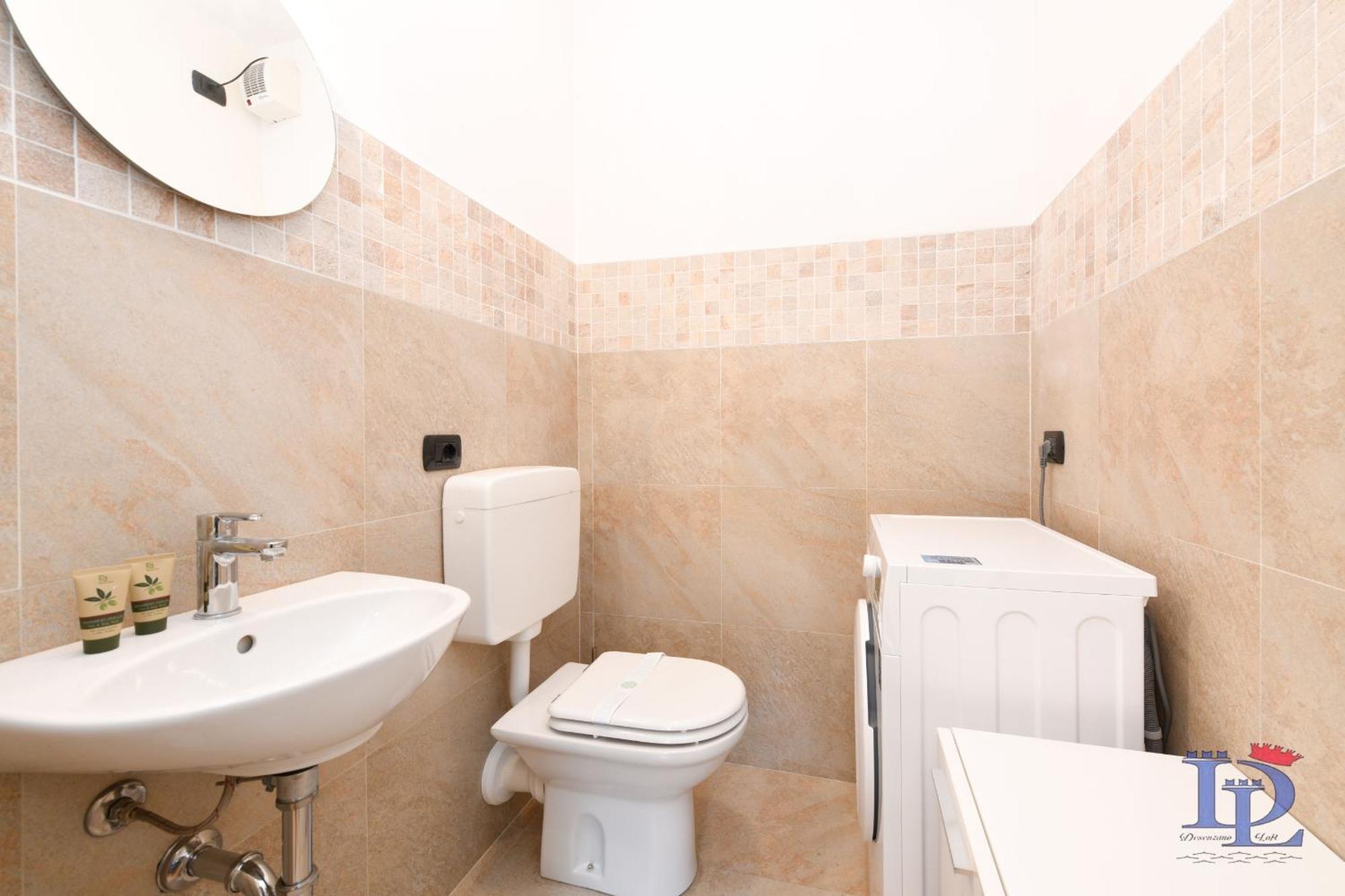 Desenzanoloft Official Partner Marriott Homes & Villas -The Wind Rose Renovation 2025 Desenzano del Garda Exterior foto